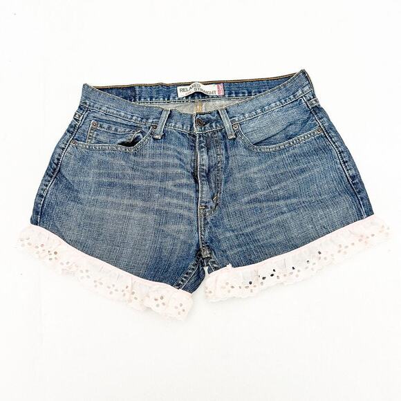 Levi's 559 Relaxed Straight Upcycled Lace Hem Dark Wash Denim Shorts Size 33 - Picture 1 of 5
